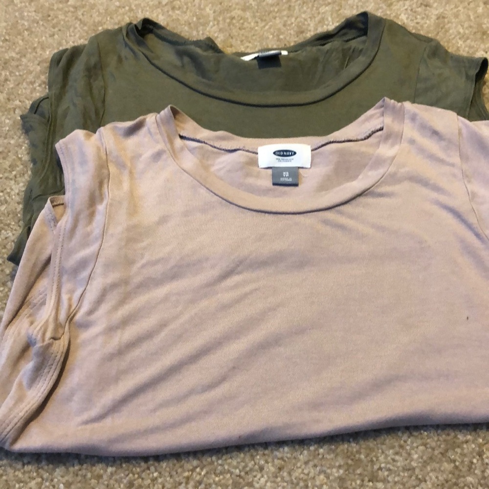 2 old navy cap sleeve T-shirt’s